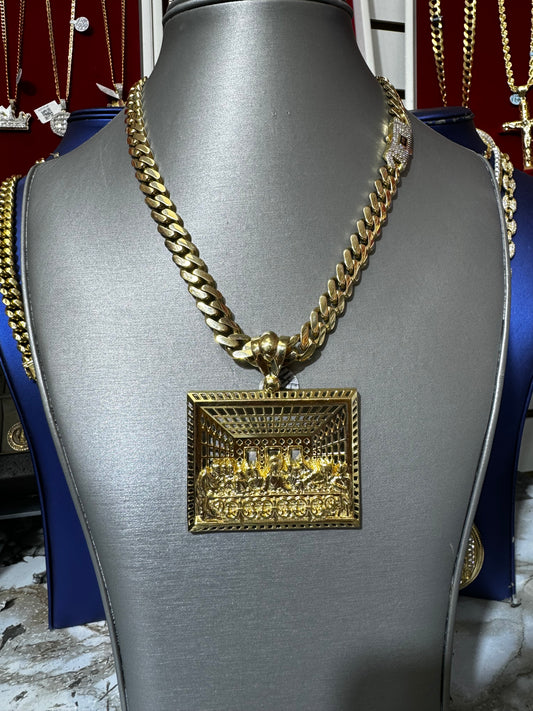 14k Gold chain & 14k Gold pendant